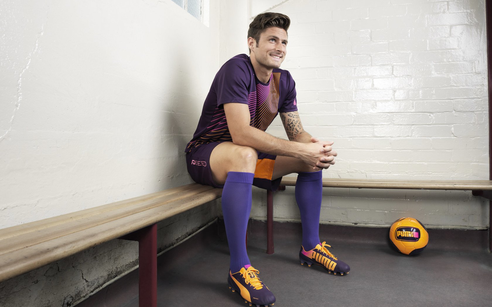 国羽新星闪耀全英赛,陈清晨/贾一凡力克强敌卫冕女双冠军