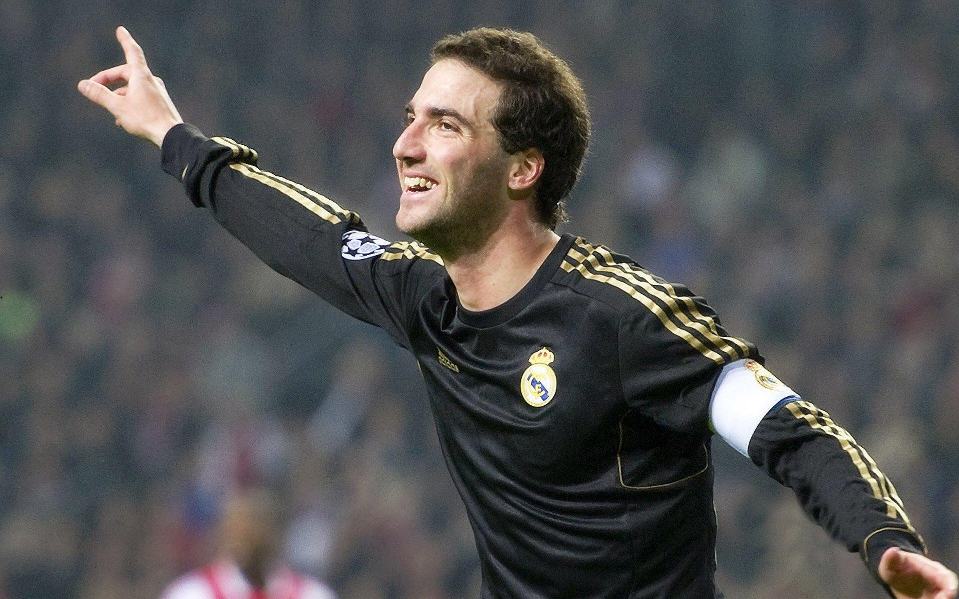 早报,独乐乐不如众乐乐—社区体育节掀起全民健身热潮,邻里赛场见证欢笑与汗水