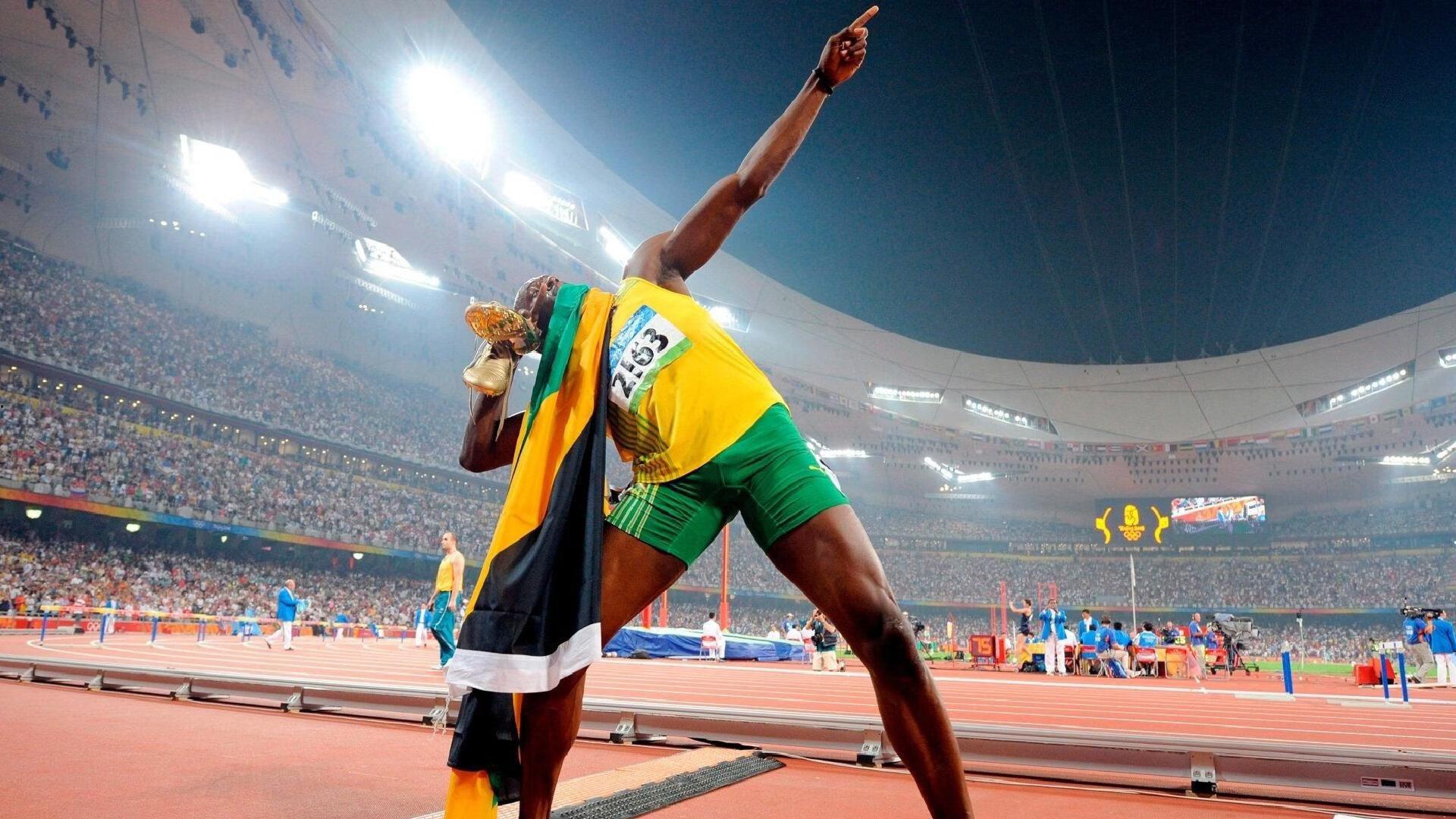 草根球迷圆梦绿茵场 与偶像共赏英超巅峰对决